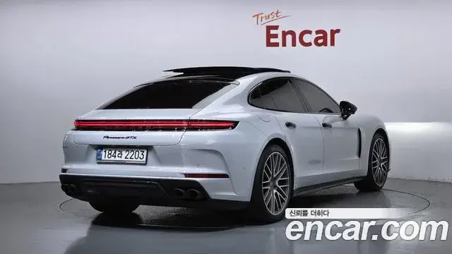 Porsche Panamera, 2025