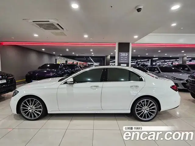 Mercedes-Benz E-Class, 2022