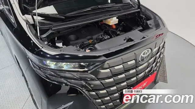 Toyota Alphard, 2024