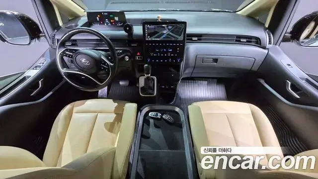 Hyundai Staria, 2023