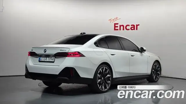 BMW 5 Series, 2025