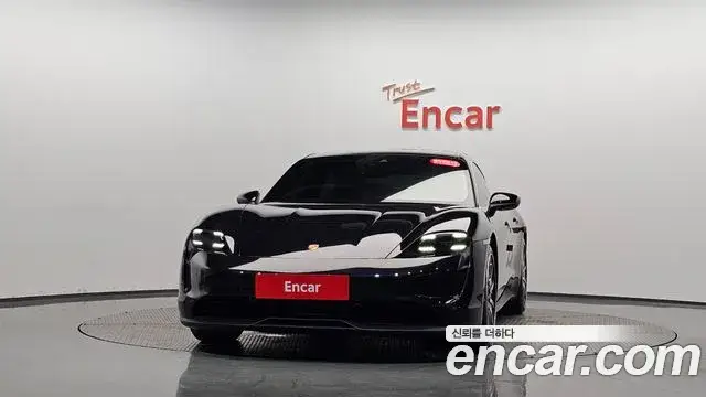 Porsche Taycan, 2021