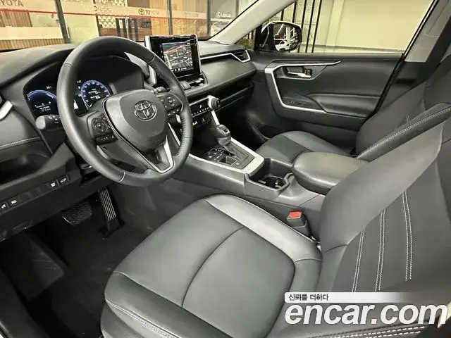 Toyota RAV4, 2025