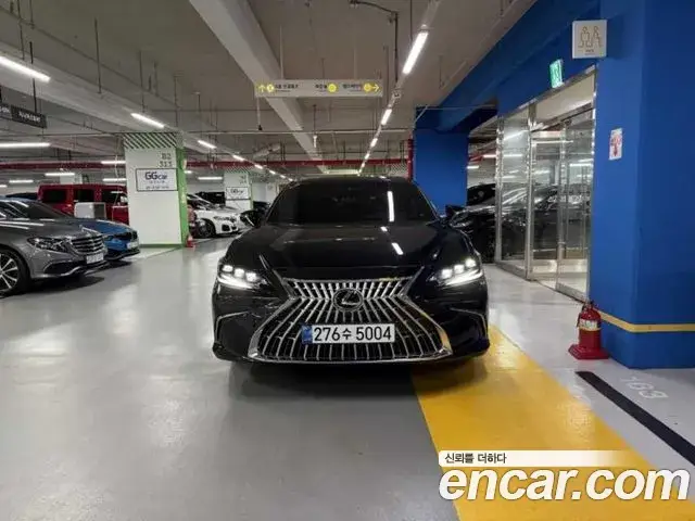 Lexus ES300h, 2025