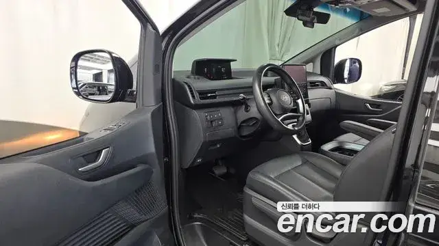 Hyundai Staria, 2025