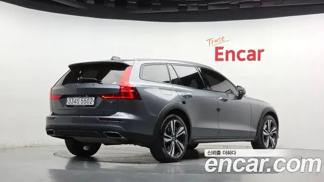Volvo V60 Cross Country, 2019
