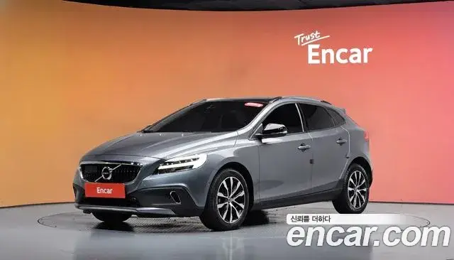 Volvo V40 Cross Country, 2019