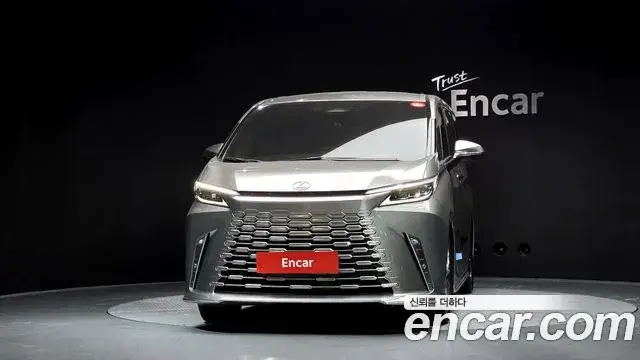 Lexus LM, 2024
