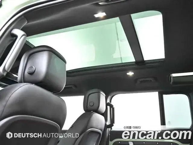Land Rover Defender, 2023