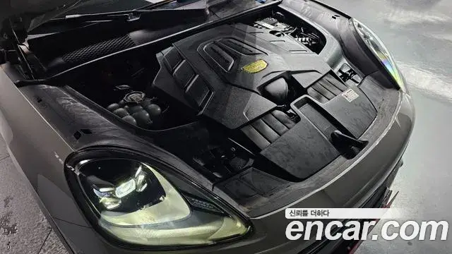 Porsche Cayenne, 2023