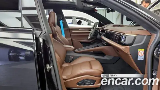 Porsche Macan EV, 2025
