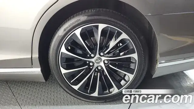 Lexus LS500, 2022