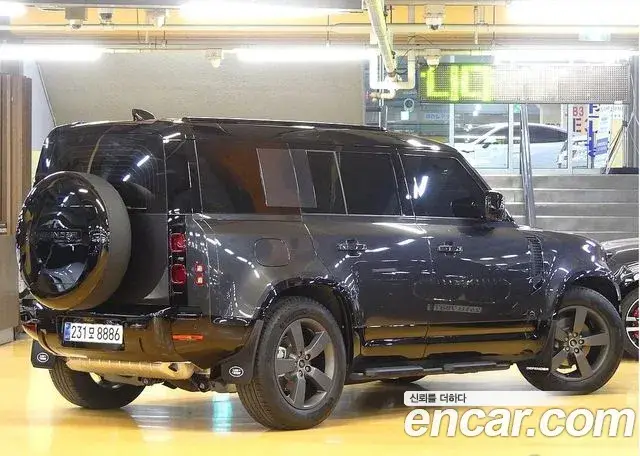Land Rover Defender, 2025