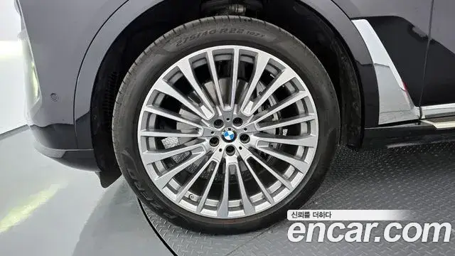 BMW X7, 2025