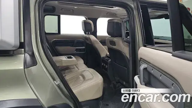 Land Rover Defender, 2021