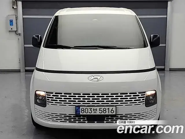Hyundai Staria, 2022