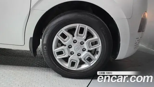 Hyundai Staria, 2023