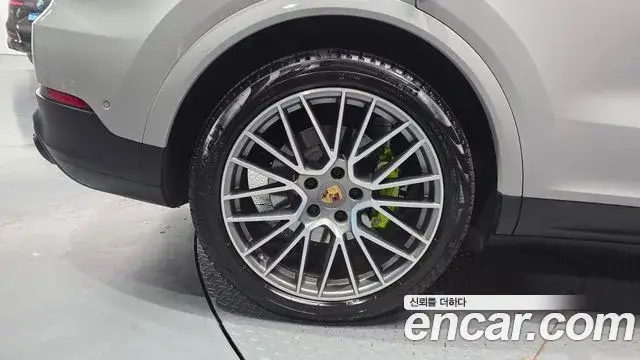 Porsche Cayenne, 2023