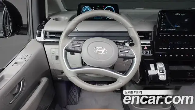 Hyundai Staria, 2024