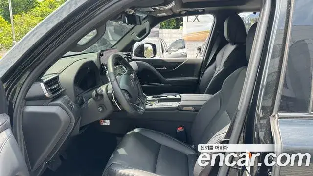 Lexus LX, 2025