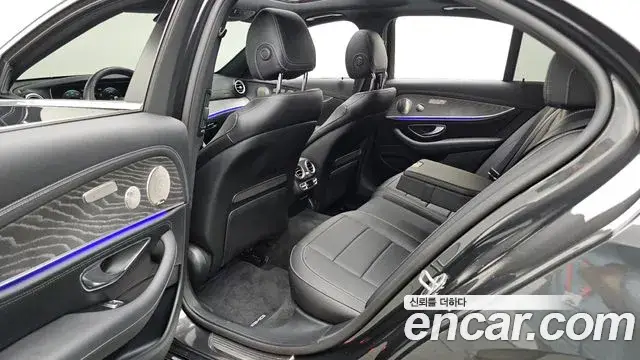 Mercedes-Benz E-Class, 2022