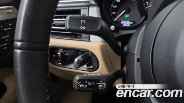 Porsche Macan, 2023