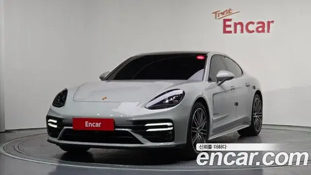 Porsche Panamera, 2023