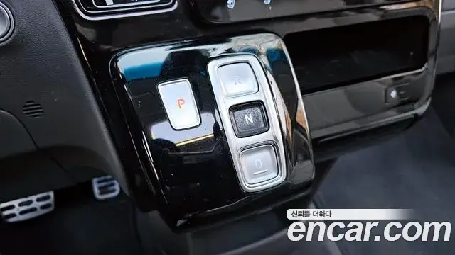 Hyundai Staria, 2023