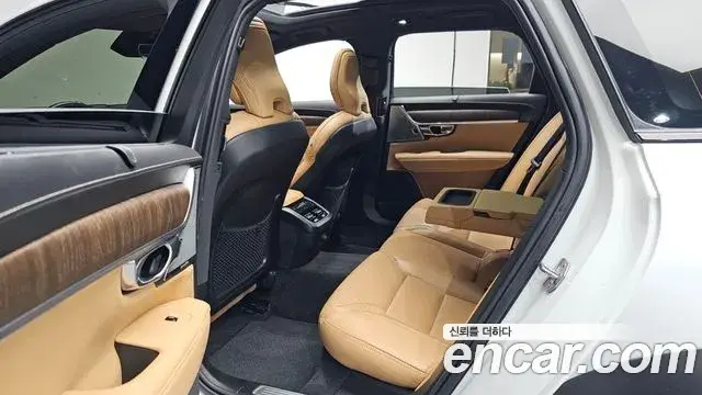 Volvo V90 Cross Country, 2021