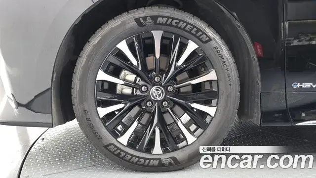 Toyota Alphard, 2025
