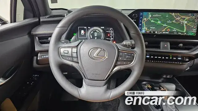 Lexus UX250h, 2023