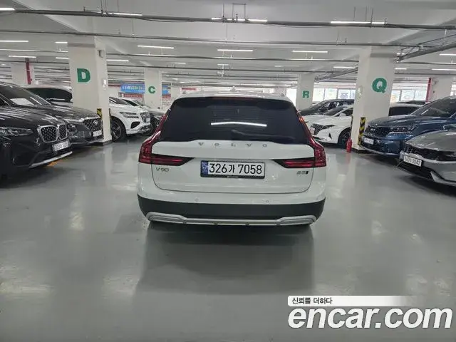 Volvo V90 Cross Country, 2020