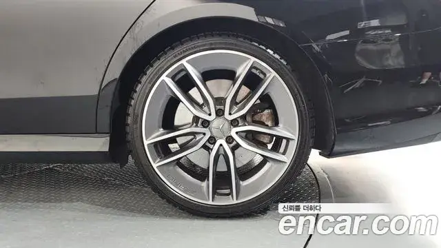 Mercedes-Benz E-Class, 2020