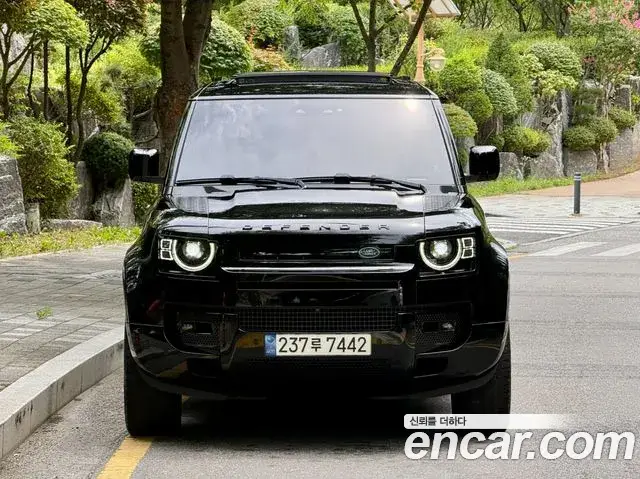 Land Rover Defender, 2023