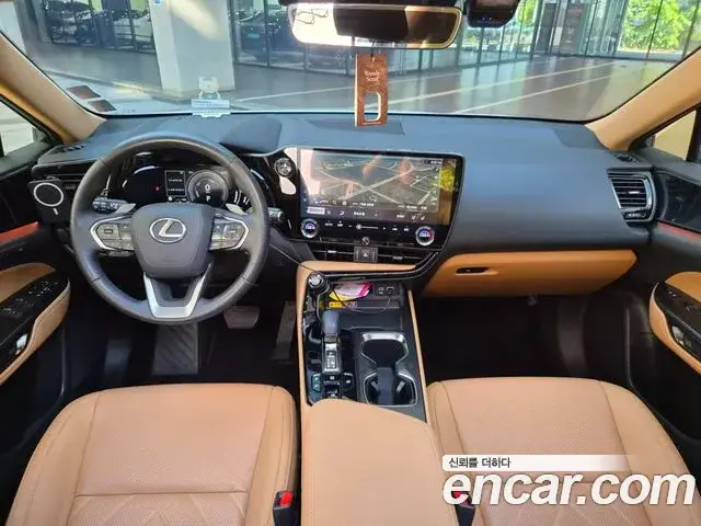 Lexus NX350h, 2025