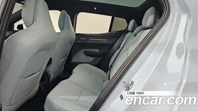 Volvo EX30, 2025