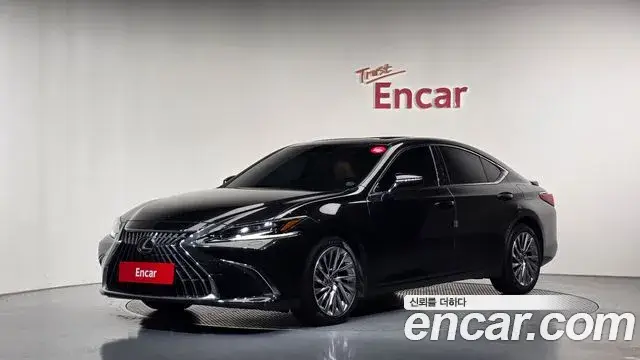 Lexus ES300h, 2023