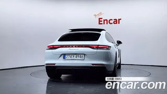 Porsche Panamera, 2023