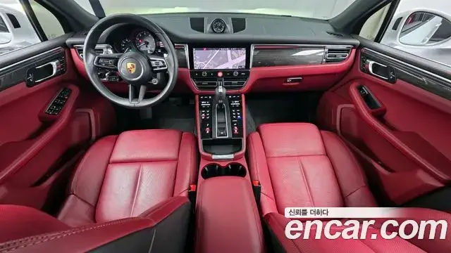 Porsche Macan, 2022