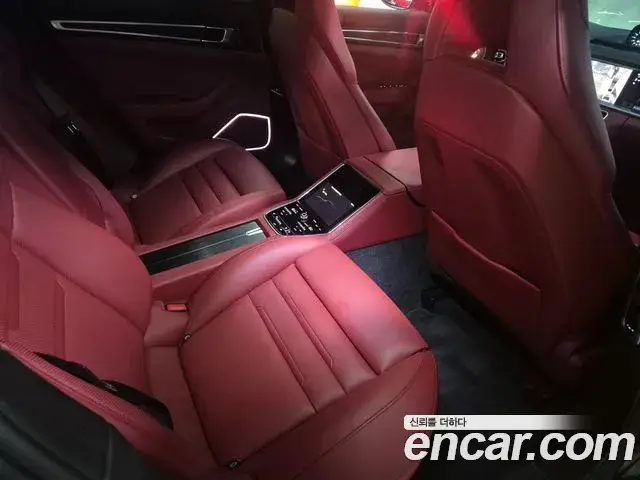 Porsche Panamera, 2023
