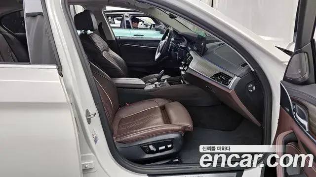 BMW 5 Series, 2022