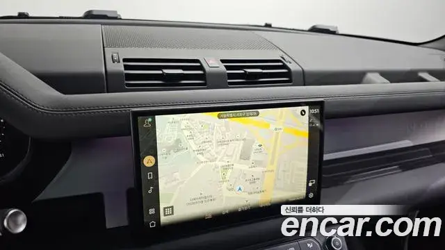 Land Rover Defender, 2025