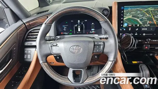 Toyota Alphard, 2025