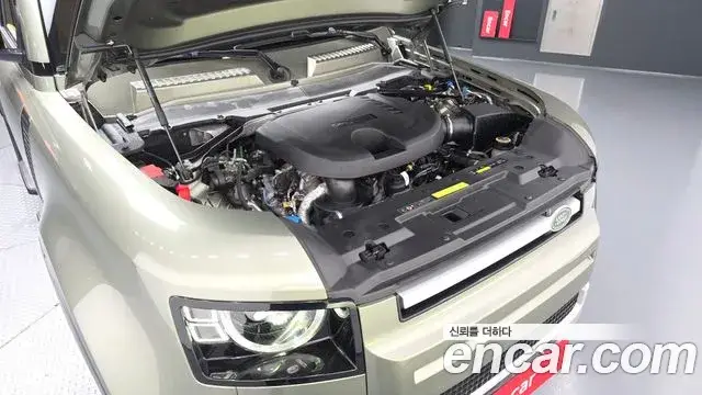 Land Rover Defender, 2022