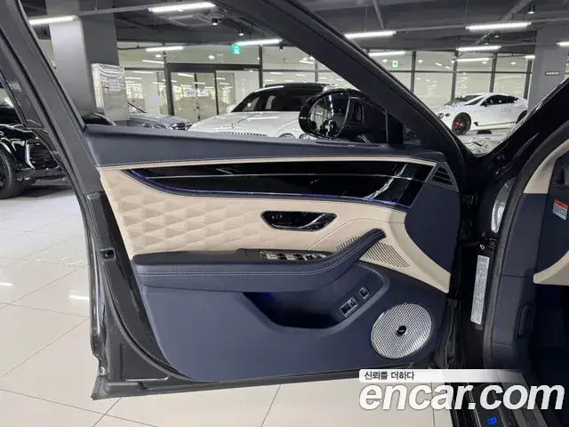 Bentley Flying Spur, 2023