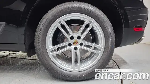 Porsche Macan, 2019