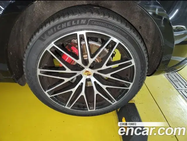 Porsche Macan, 2022