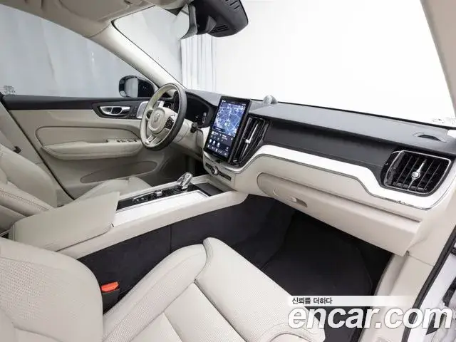 Volvo XC60, 2025
