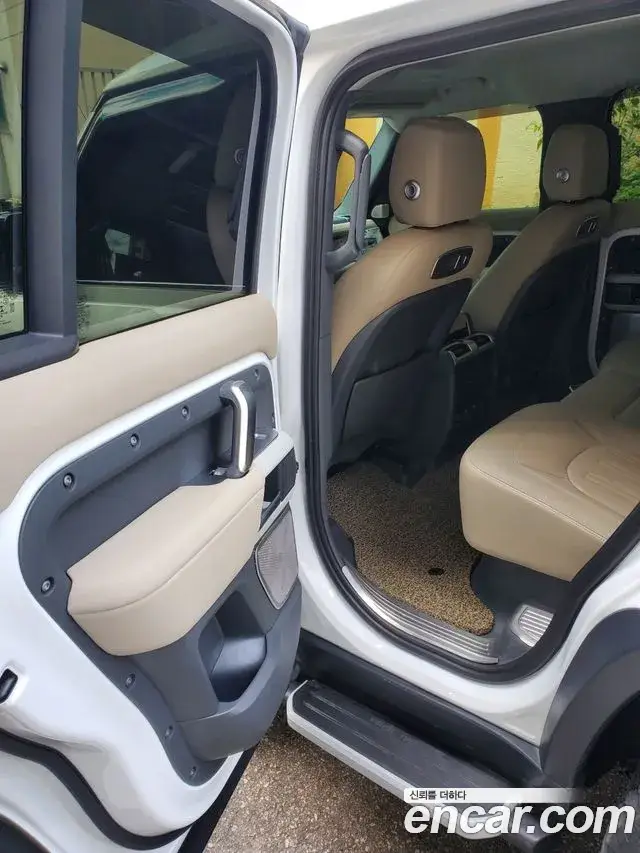 Land Rover Defender, 2020
