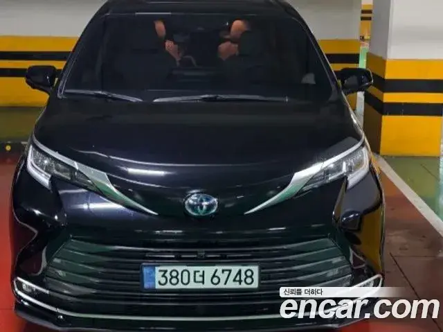 Toyota Sienna, 2025